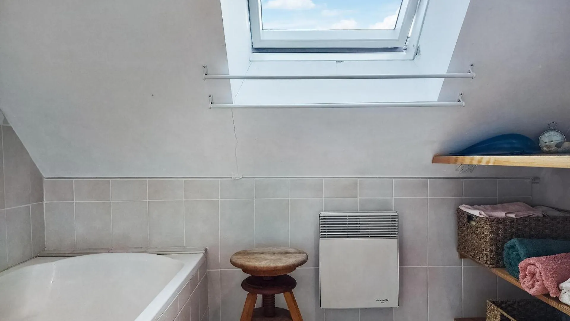 Cozy Home In Saint-Pierre-Quiberon With Wifi