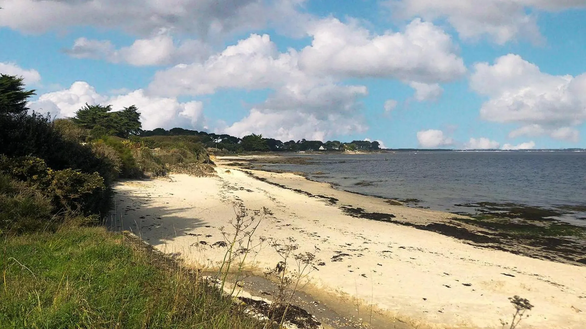 Cozy Home In Saint-Pierre-Quiberon With Wifi بيت للعطل